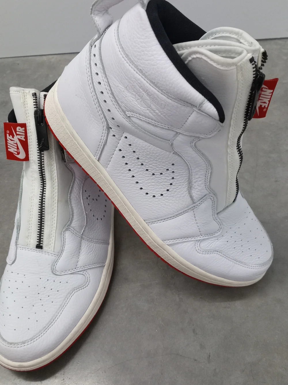 Vintage Mens Size 9.5 Air Jordan 1 Retro High Zip